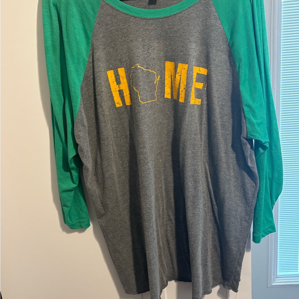 Women’s XXL Wisconsin ‘Home’ Green and Gray Raglan Shirt